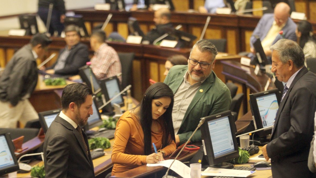 Pedido. El CAL se reunió la noche del viernes pero no resolvió si calificaba o no solicitud de enjuiciamiento político al presidente.