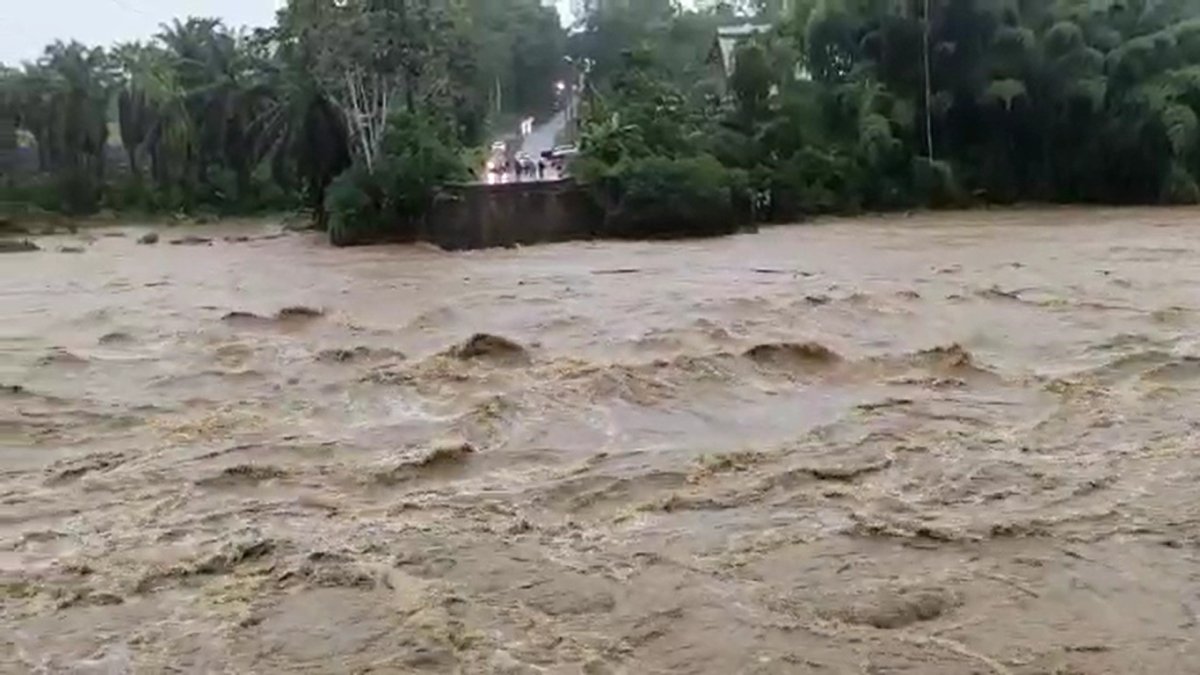 Daños. Según los moradores de la zona la corriente del río se llevó la infraestructura completa del puente