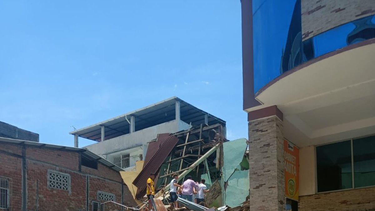 Machala.- Una de las casas colapsadas tras el temblor que hubo en marzo de 2023.