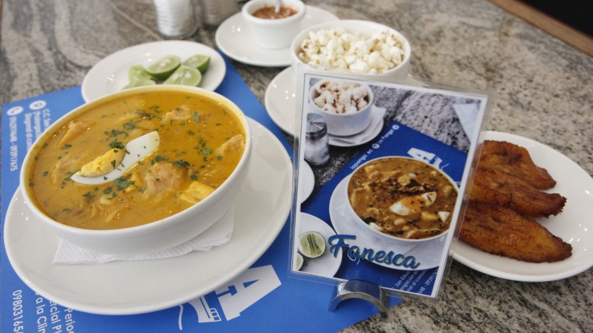 Restaurante. Elizabeth Santos, la tercera generación en el local Colada Morada.