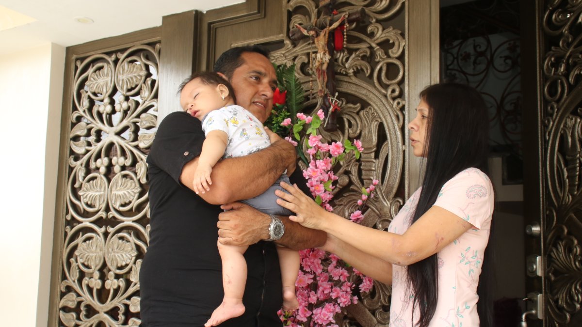 Él cuenta que incluso se fue en contra de lo que el Cuerpo de Bomberos le decía ya que no le daban esperanzas de que las hallara con vida.