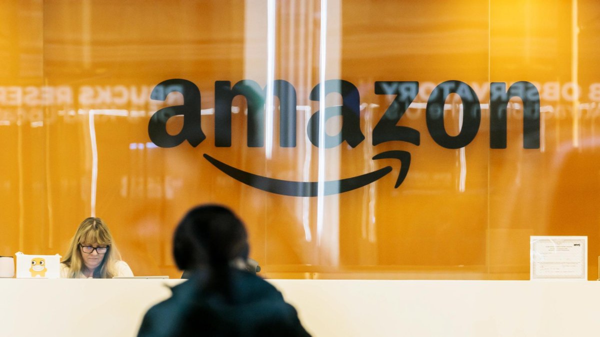 Vista de la entrada a las oficinas de Amazon en Nueva York, en una fotografía de archivo.