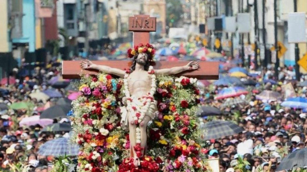La procesión de Cristo del Consuelo es una de las más grandes del país y se efectúa durante esta celebración.