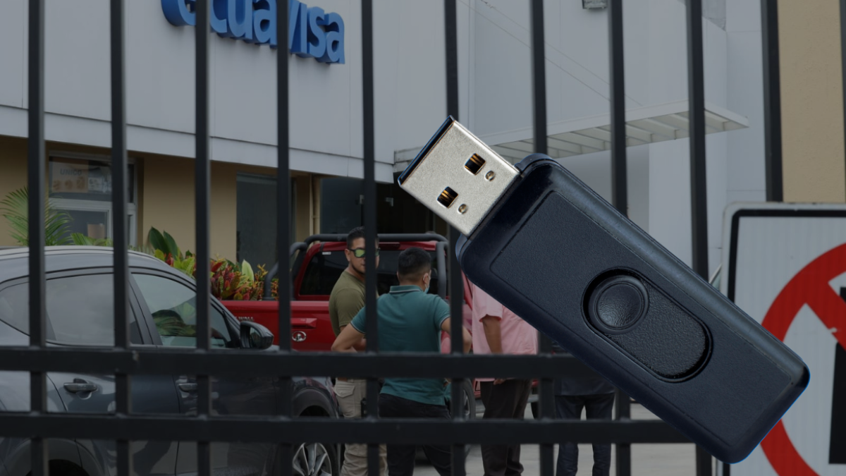 El primer reporte llegó del canal de televisión Ecuavisa, en Guayaquil.