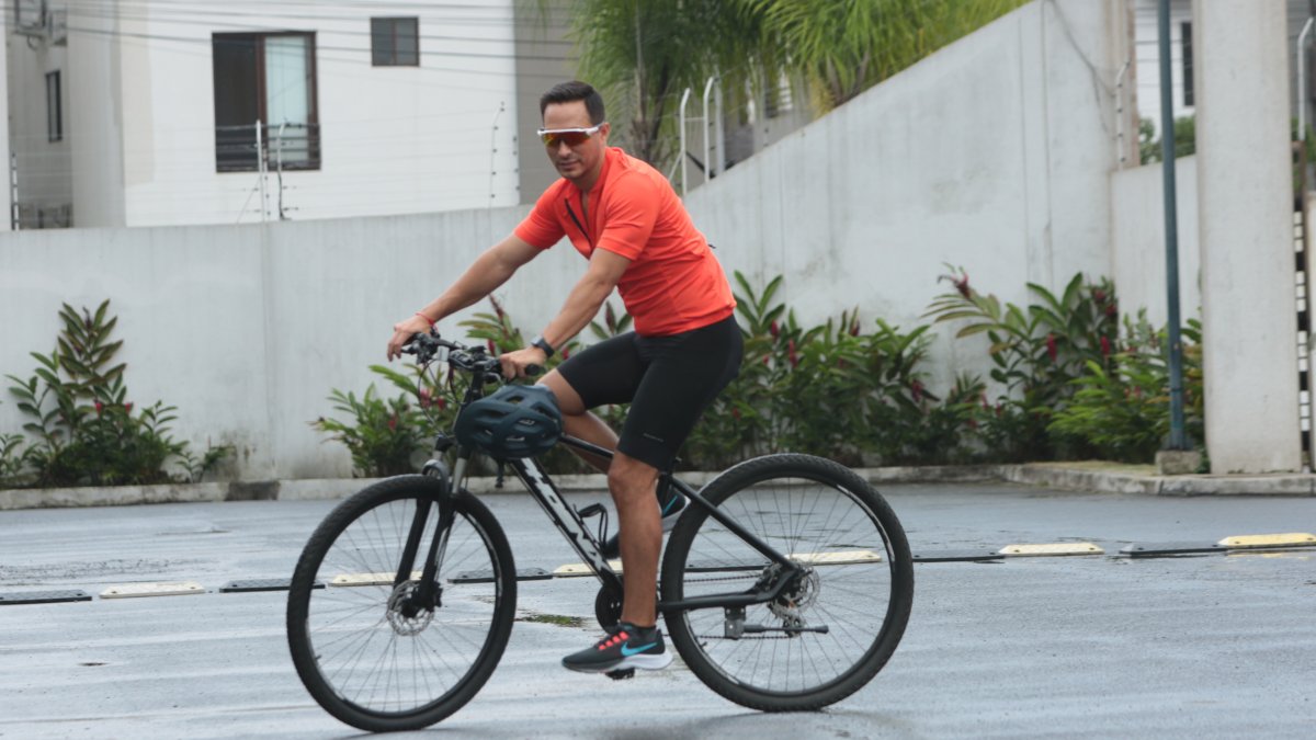 Para Eduardo es importante la apariencia física y lucir bien. Emula la frase de la argentina Mirtha Legrand, quien dice 