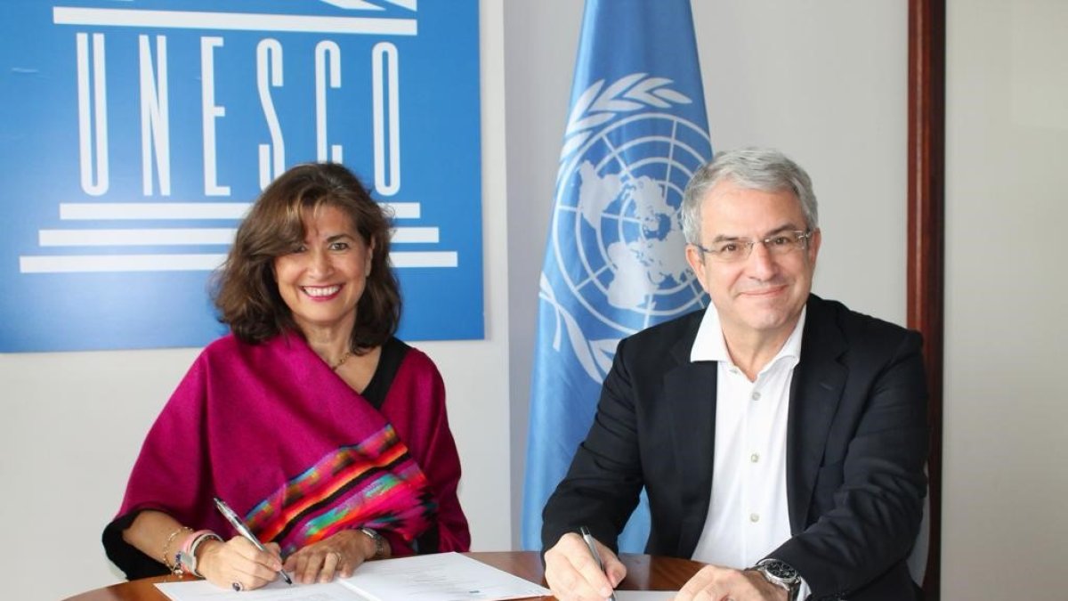 Ejecutivos.- Gabriela Ramos, subdirectora general de Ciencias Sociales y Humanas de la Unesco y Laurent Freixe, CEO de Nestlé para América Latina.