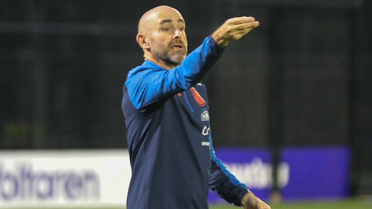 El entrenador español Félix Sánchez Bas dirigió la primera práctica al frente de la Tricolor con el grupo de jugadores que llegó a Australia.