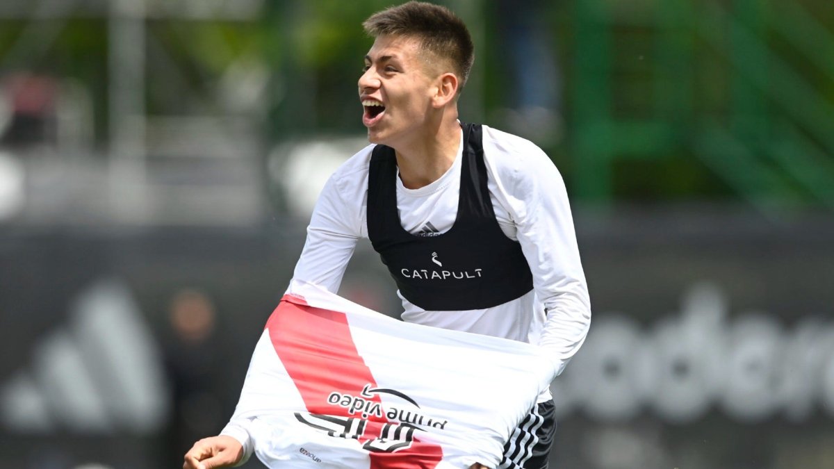 Claudio Echeverri, figura de Argentina, tiene ya un contrato millonario con River hasta 2025.