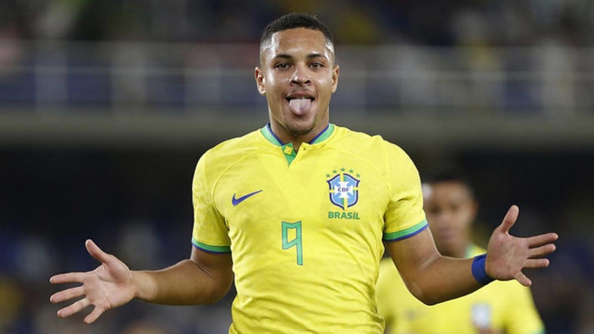 Con 18 años, Vitor Roque es una de las nuevas joyas de Brasil.