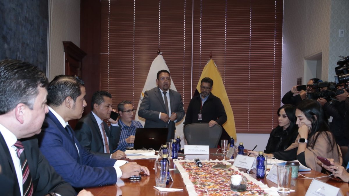 El martes 20 de marzo el CAL resolvió admitir a trámite el pedido. La noche del 21 de marzo reculó y regresó el proceso al inicio.