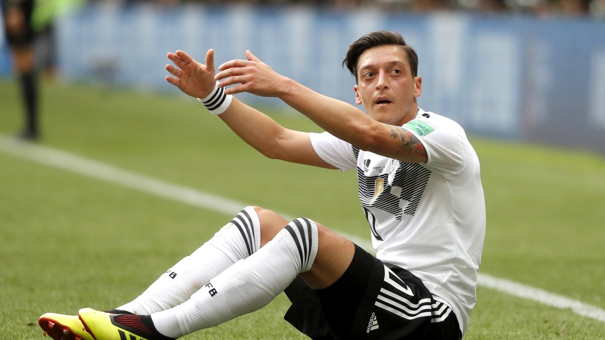 Mesut Özil dio a conocer su decisión de dejar el fútbol profesional. Con Alemania ganó la Copa del Mundo de 2014.