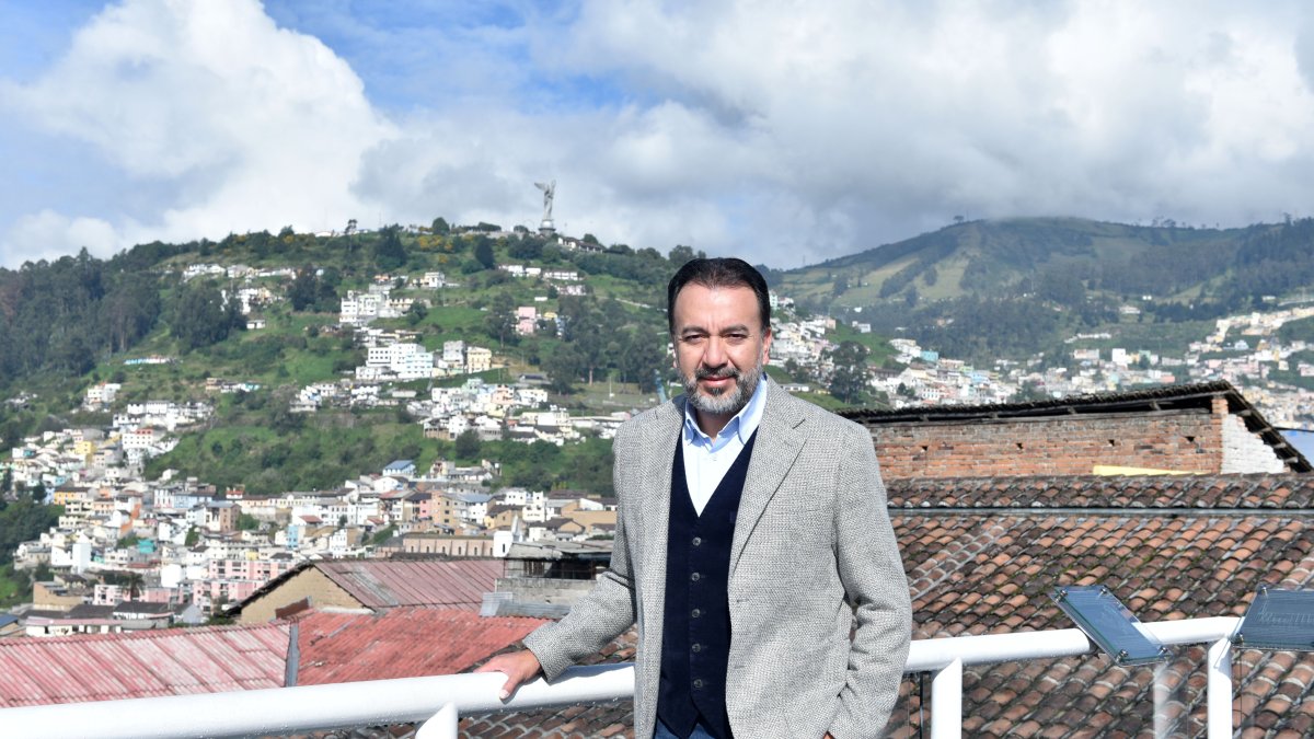 Pabel Muñoz se considera un hombre conciliador y confiesa haberse tomado un par de traguitos con políticos de otras tendencias.