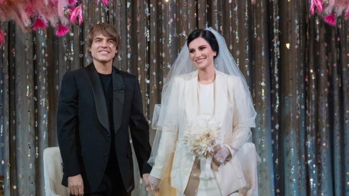 La pareja de esposos.