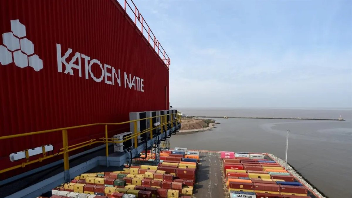 Comercio.- Las actividades comerciales en el puerto de Montevideo.