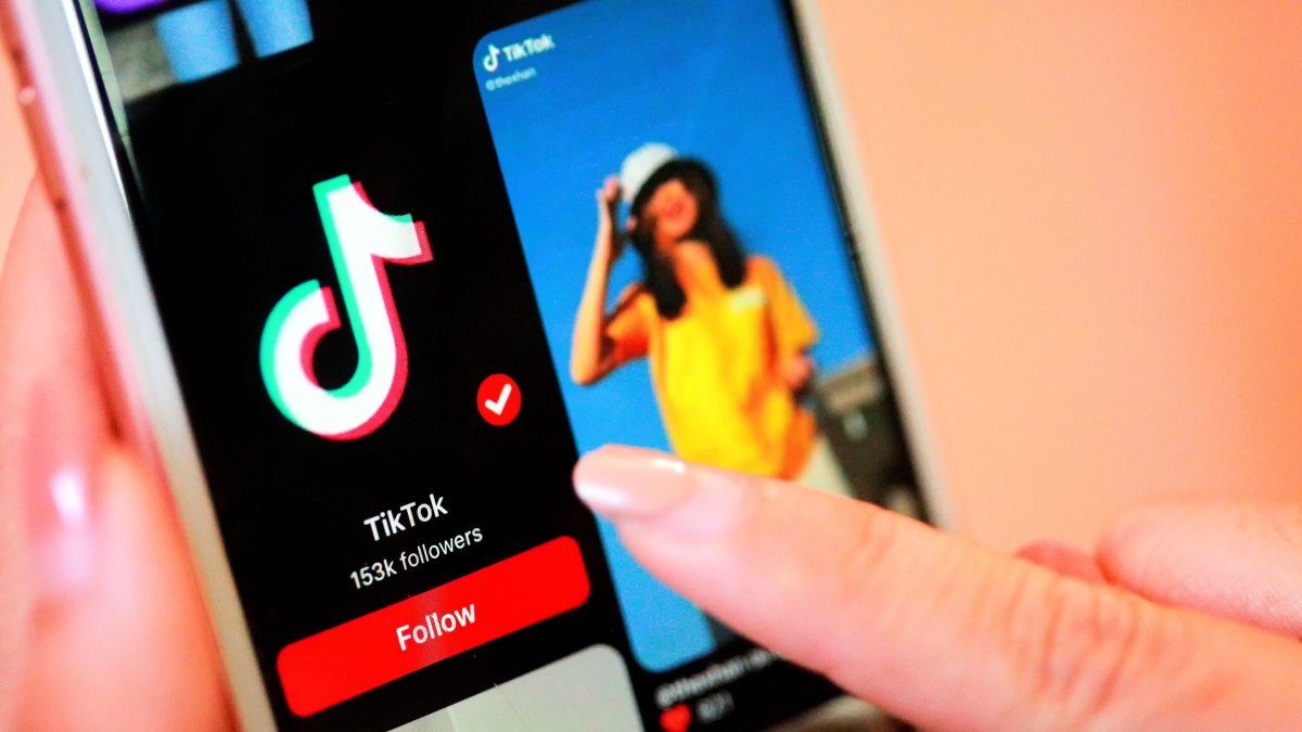 Plataforma.- La empresa Tik Tok no apoya escenas de autolesiones.