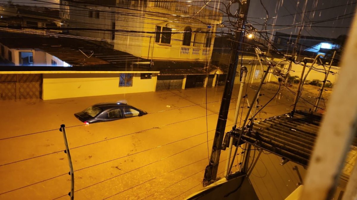 Consecuencias. Este es el estado de una de las arterias de Sauces 1.