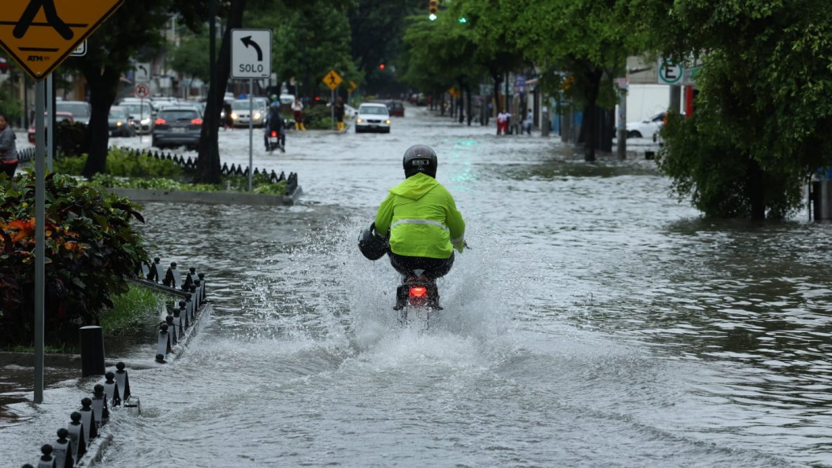 Sector de la Alborada, norte de Guayaquil, completamente inundado por la lluvia del 23 de marzo de 2023.