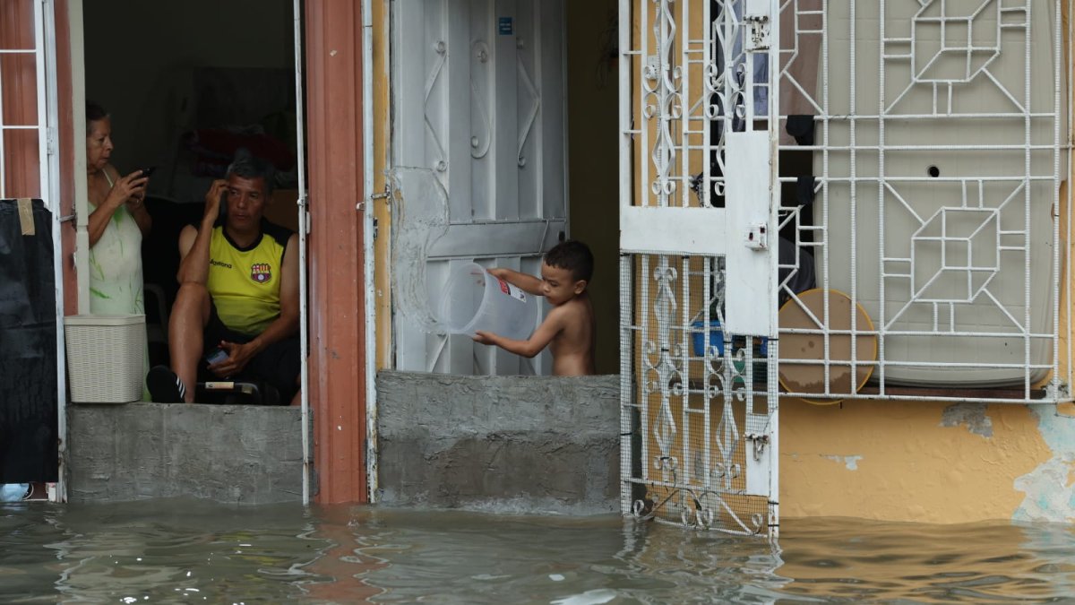 Escena. Varios cantones de la provincia del Guayas han registrado el colapso del sistema de alcantarillado y aguas lluvias en invierno.