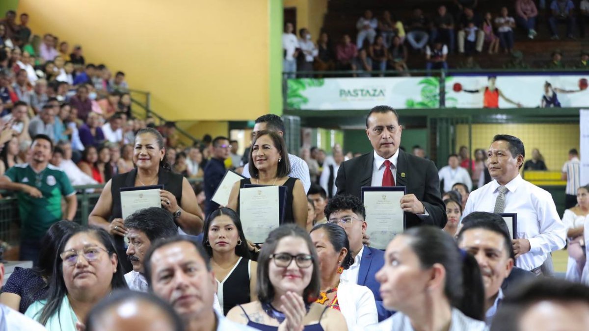 Acto. Autoridades electas el 5 de febrero recibieron sus credenciales.