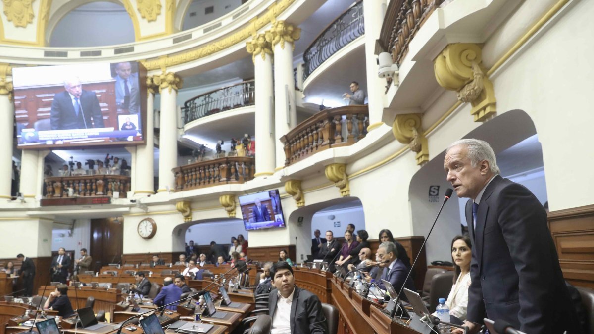 El Congreso de Perú tratará estos temas de los exministros de Pedro Castillo.