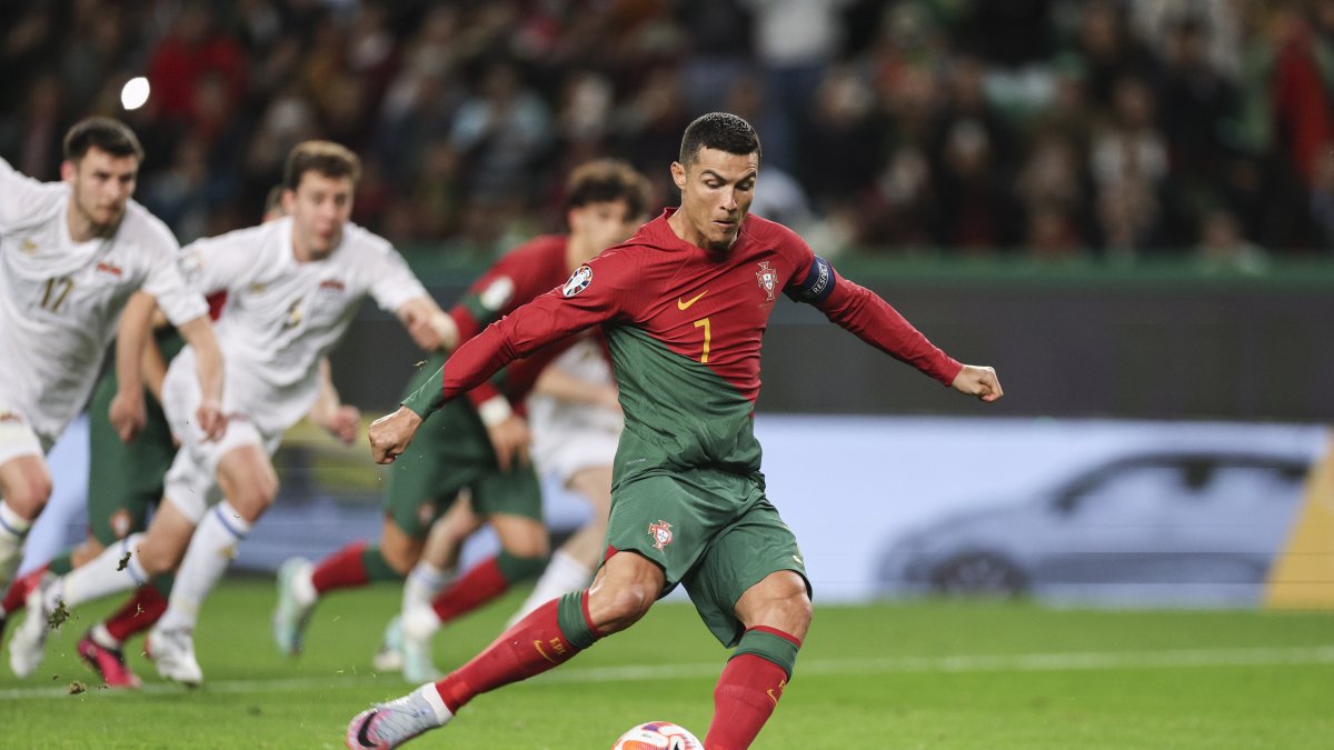 Cristiano Ronaldo marcó del punto penalti el 3-0 transitorio de su selección ante el combinado de Liechtenstein.