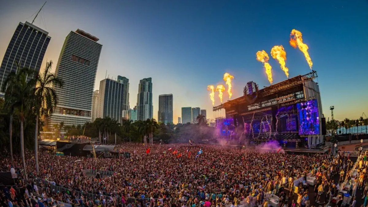 El Ultra Music Festival es un evento anual de música electrónica que se lleva a cabo en la ciudad de Miami, Florida.
