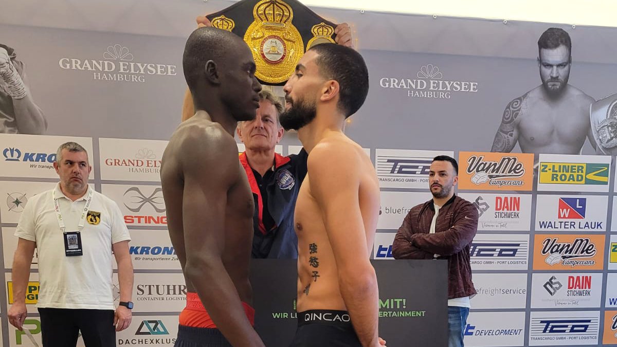 Abel Mina y Milan Prat durante la ceremonia de pesaje que se realizó en Alemania