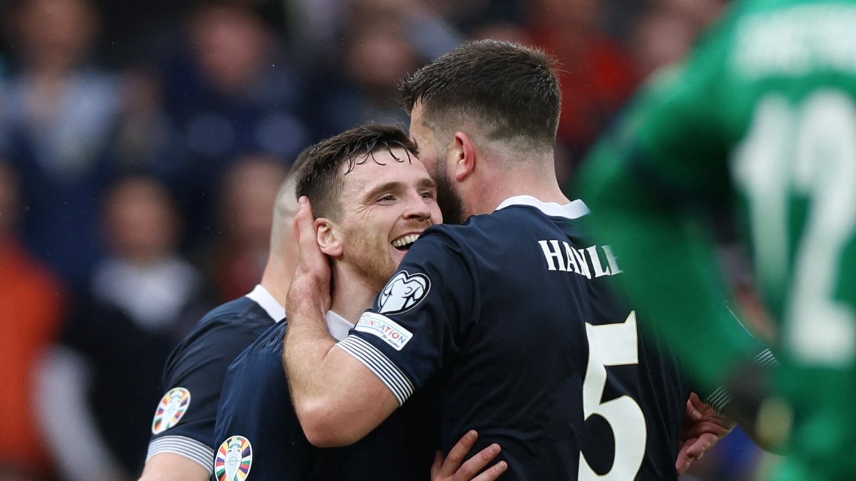 Andy Robertson, lateral del Liverpool y capitán escocés, otorgó dos asistencias.