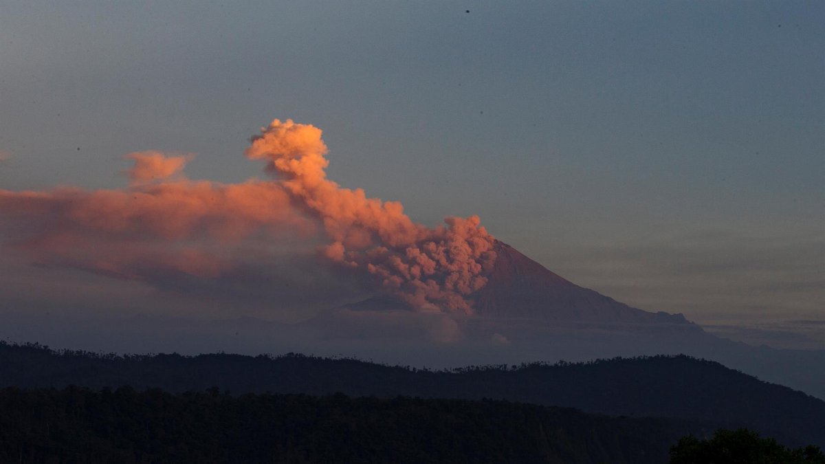 Ecuador posee medio centenar de este tipo de montañas.