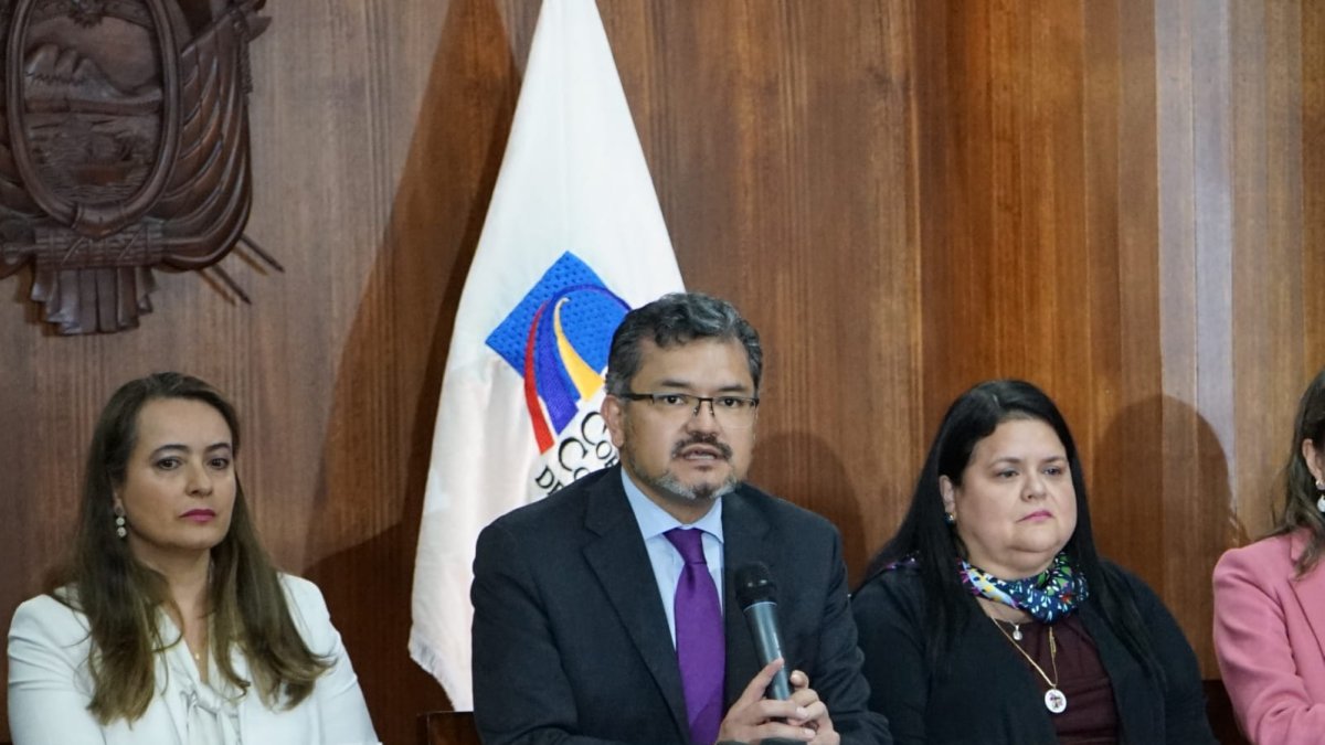 La juez Teresa Nuques (derecha) fue designada por sorteo como la sustanciador del pedido de juicio político al presidente.