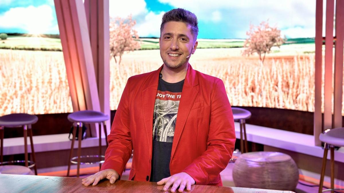 Jey Mammon era hasta hace pocos días un carismático y popular conductor del canal Telefe.