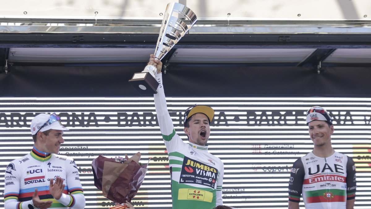 El esloveno Primoz Roglic (c) ganó la Volta a Catalunya.