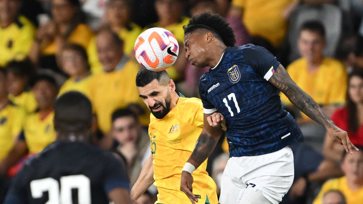 El lateral diestro Angelo Preciado (d) volverá al rol estelar con el combinado nacional en la revancha ante Australia.