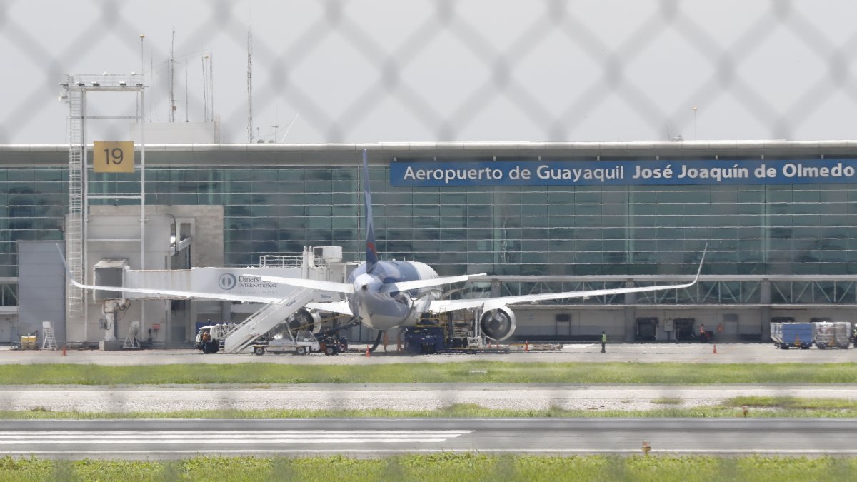 La pista de aterrizaje del aeropuerto José Joaquín de Olmedo de Guayaquil.