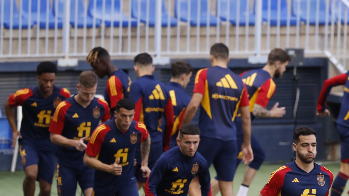La Roja se alista para su vista al estadio Hampden Park de Glasgow.