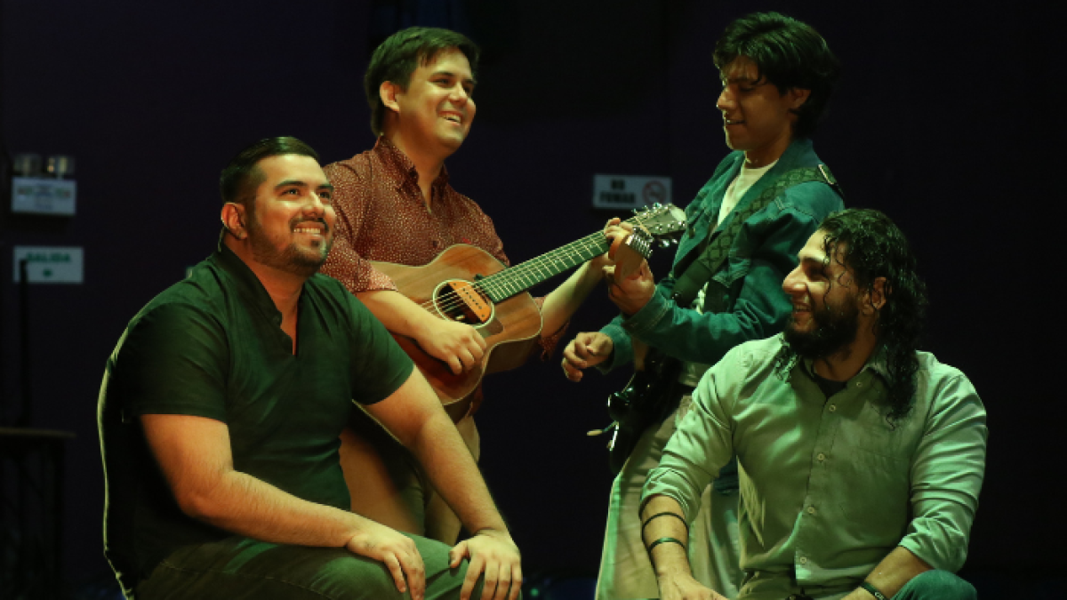 La agrupación Red Case Band en el Teatro Centro de Arte.