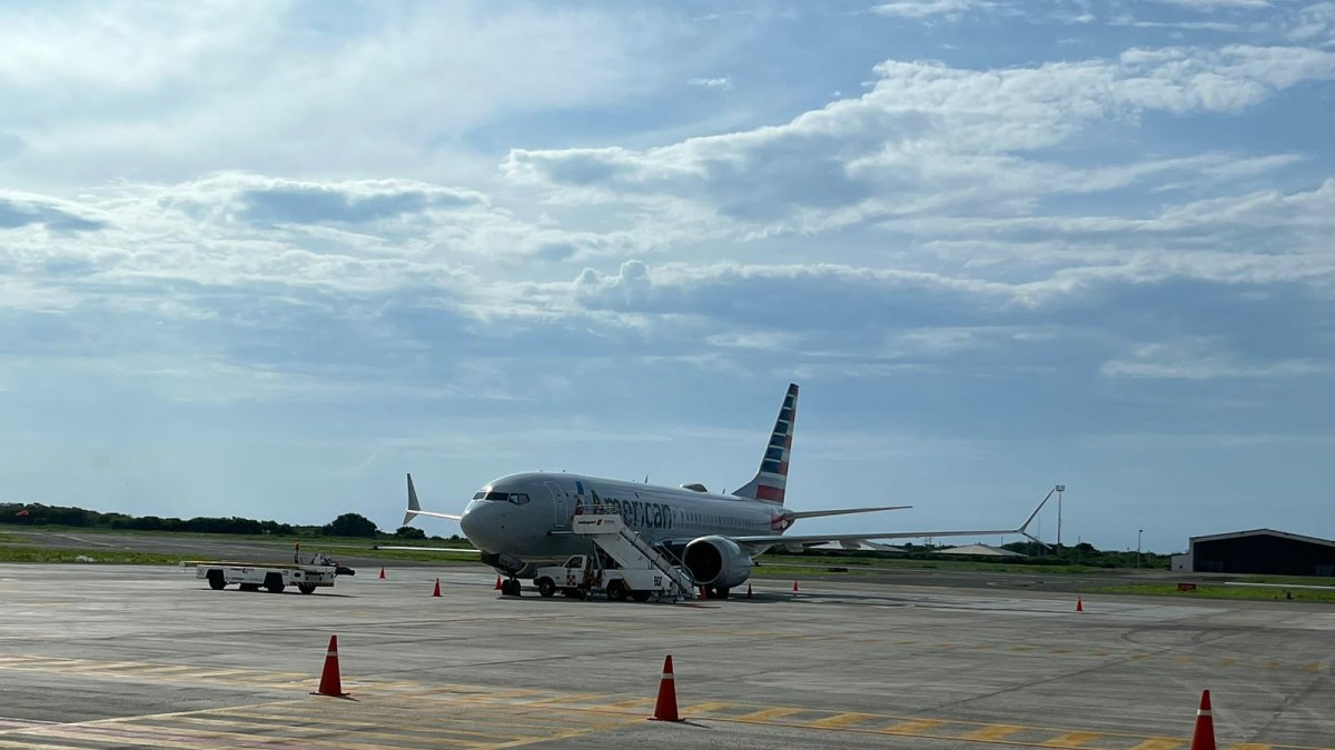 El avión sobrevoló Guayaquil, al menos 30 minutos esperando la autorización para poder aterrizar.