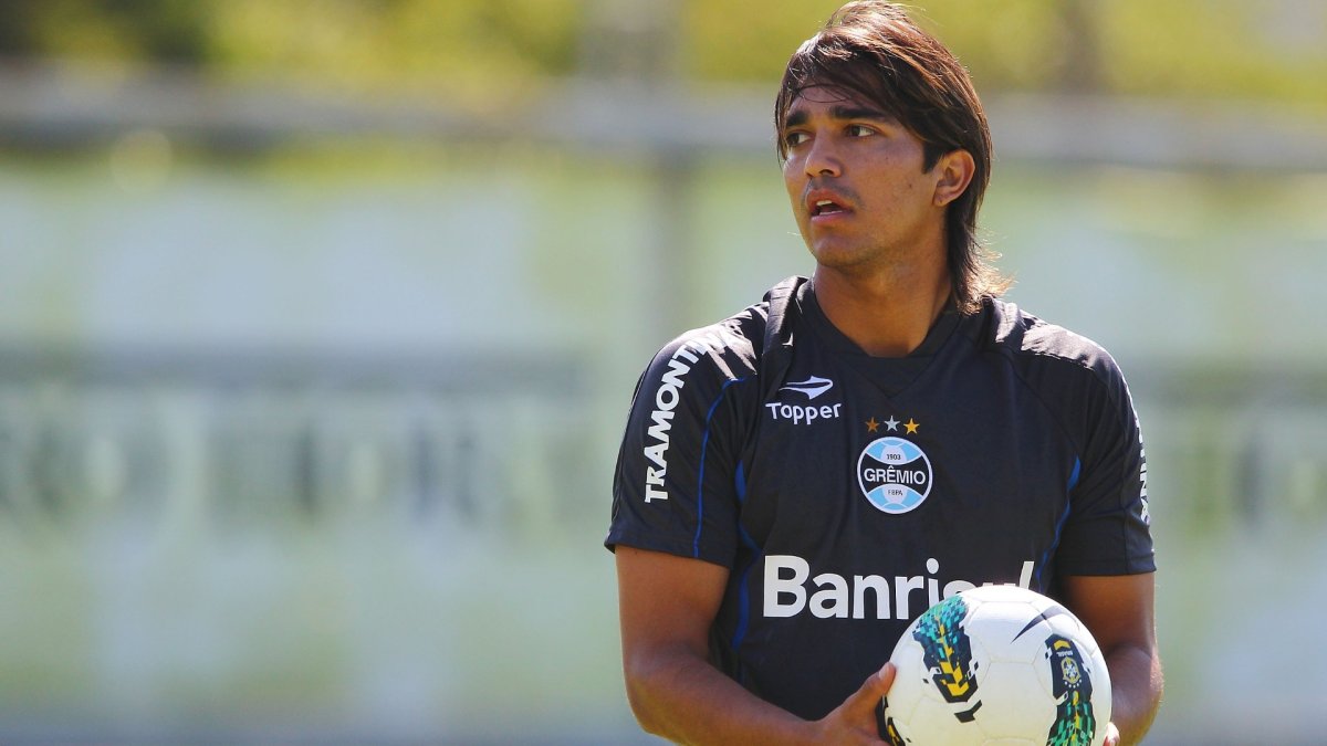 El máximo goleador de la selección boliviana, de 35 años, llega como agente libre procedente de Cerro Porteño de Paraguay.
