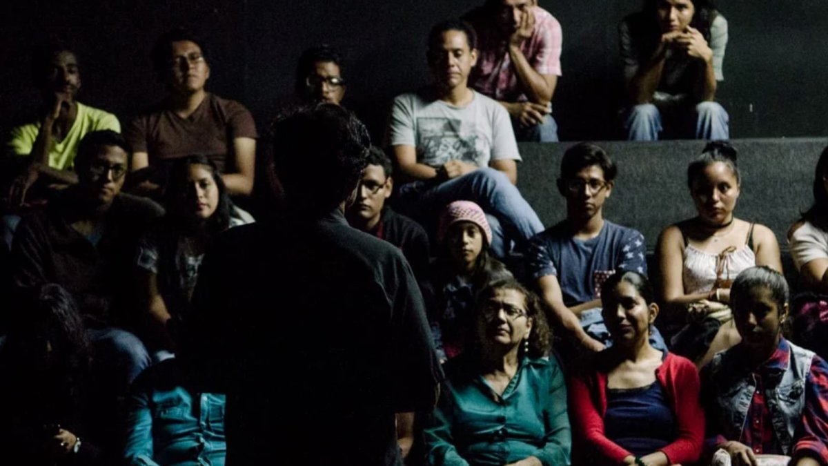 El panel se desarrolla como parte de los programas relacionados con el Día Mundial del Teatro que se recuerda cada 27 de marzo.