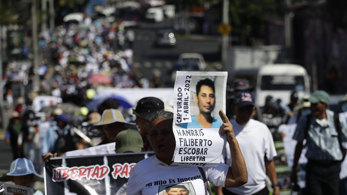 Los familiares pidieron nuevamente la liberación de sus parientes, arrestados 