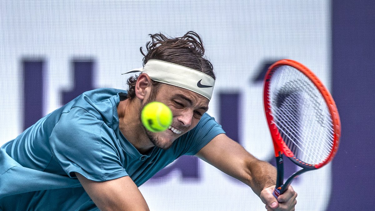 El estadounidense, actual #10 ATP, fue consistente con el 6-3, 6-4 ante Rune.