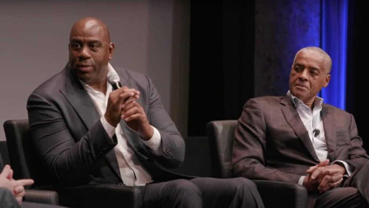 Magic Johnson (i), tras la NBA, emprendió una carrera vertiginosa como empresario.