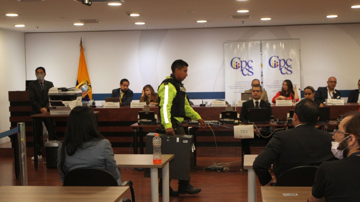 Proceso. Los postulantes al cargo público rindieron un examen escrito.