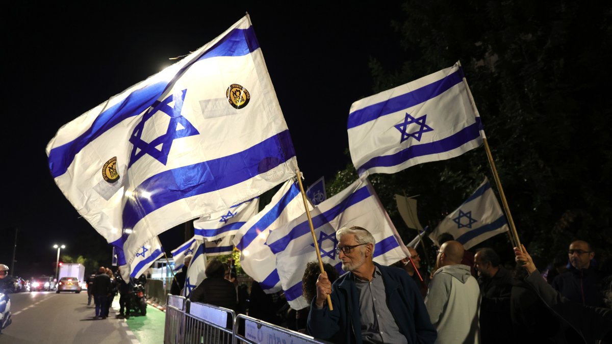 El Primer ministro de Israel inició una negociación con los líderes de la oposición, luego de 12 semanas de protestas.