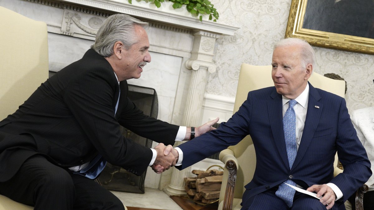 Ejecutivos.- El presidente de Argentina, Alberto Fernández y el presidente de Estados Unidos, Joe Biden.