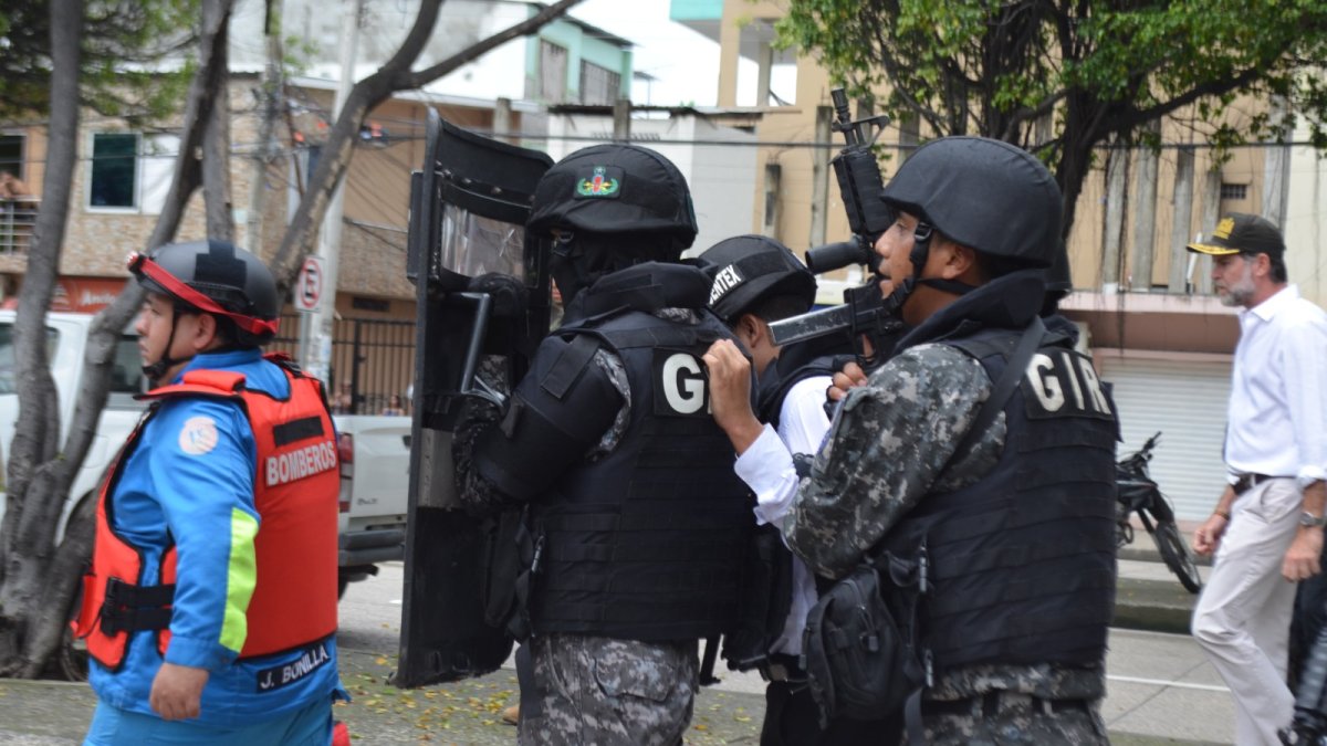 La Policía logró desactivar el explosivo.