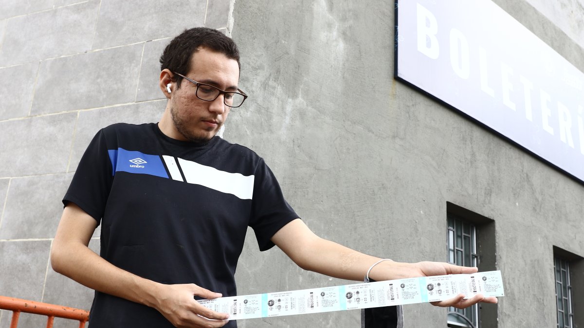 Alejandro Borja, hincha ecuatoriano, espera ver brillar a Kendry Páez en el Sudamericano sub-17.