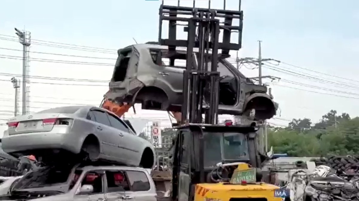 El ministerio chatarrizó bienes en buen estado.