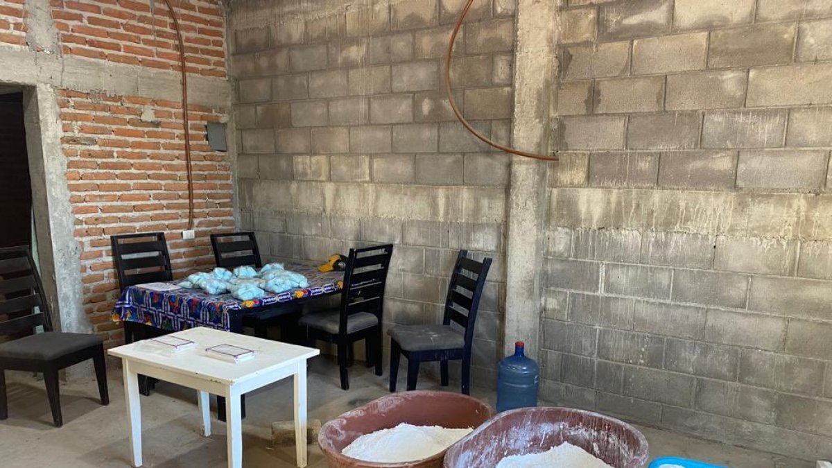 Unos 190 kilogramos de una sustancia que presentaba las características de fentanilo fueron hallados en una casa de Culiacán a finales del 2022. Ahí se elaboraban pastillas, según la Fiscalía de México.