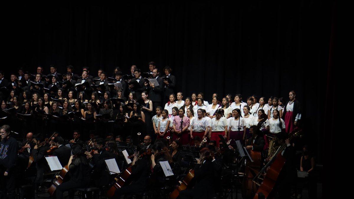 Actividad. El coro de mujeres rurales aparece en una de sus últimas presentaciones.